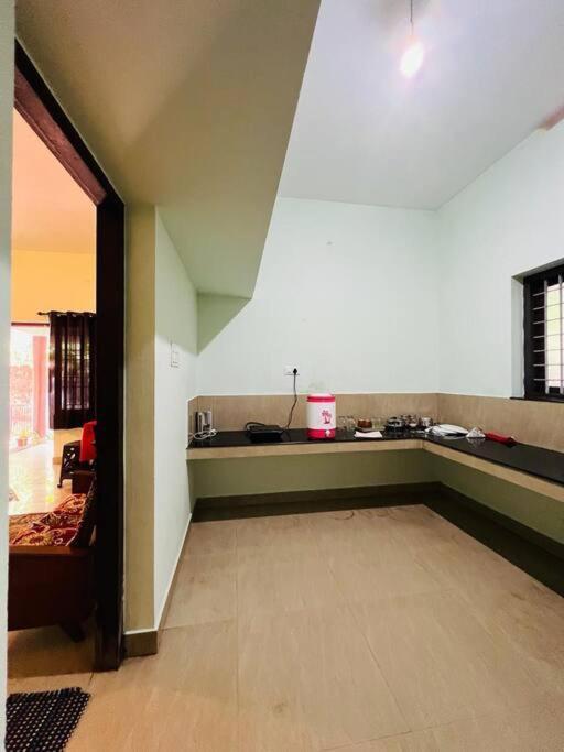 Ocean Pearl Apartment Kozhikode Bagian luar foto