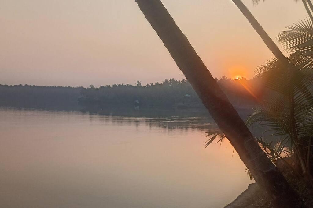 Ocean Pearl Apartment Kozhikode Bagian luar foto