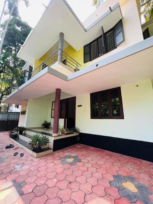 Ocean Pearl Apartment Kozhikode Bagian luar foto