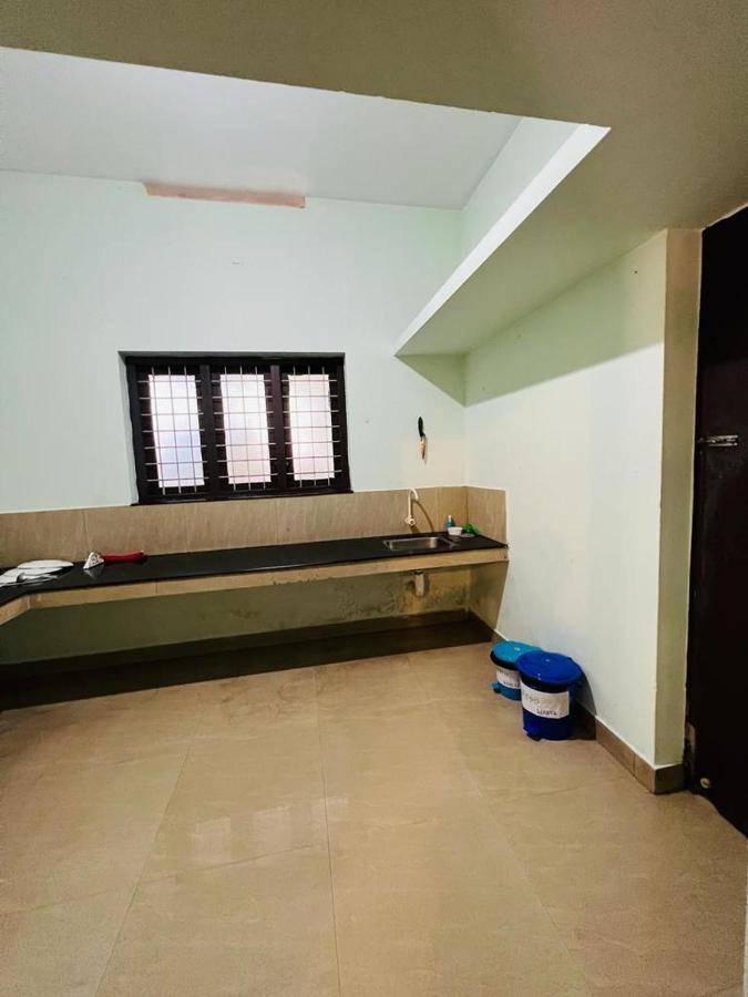 Ocean Pearl Apartment Kozhikode Bagian luar foto